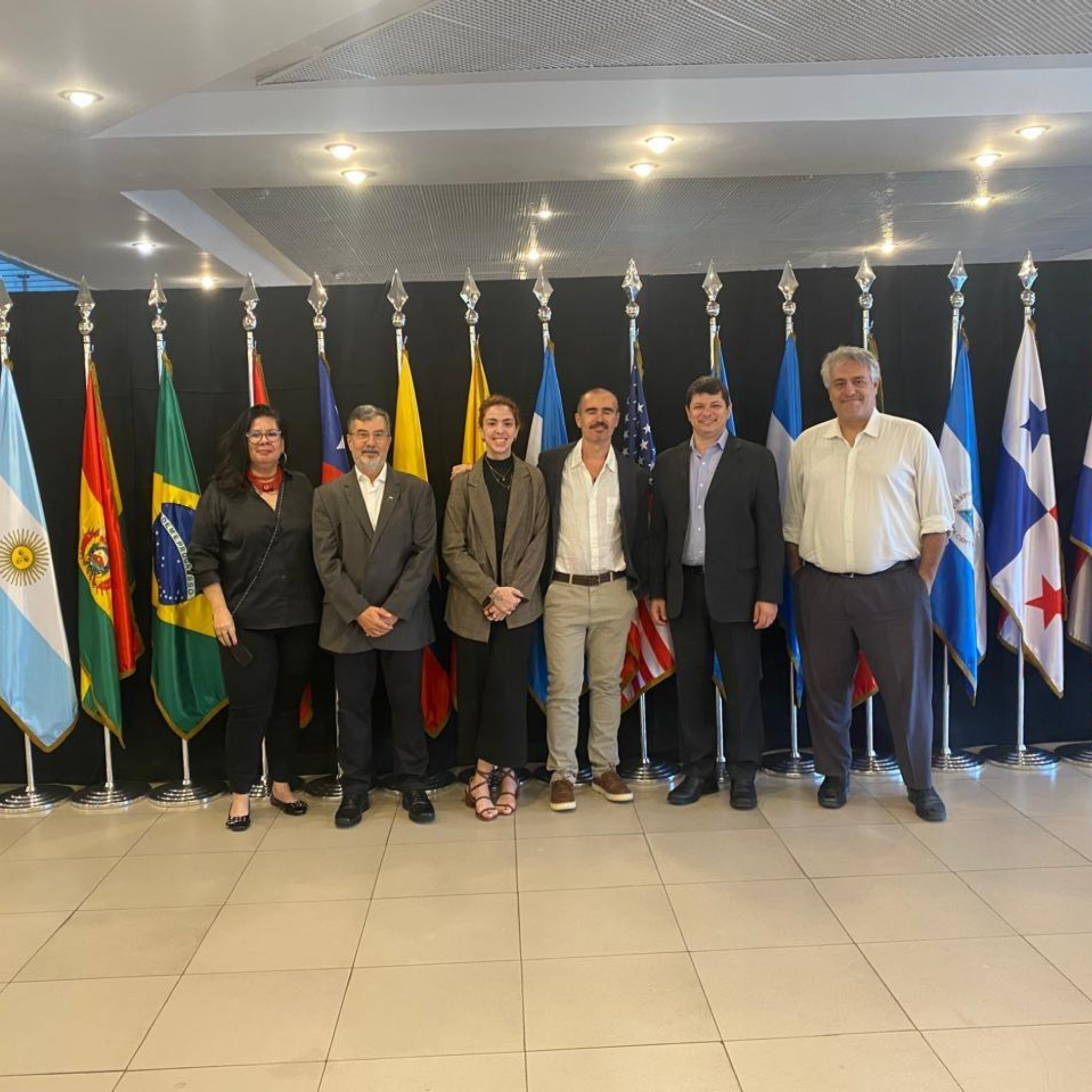 Customer Service (32)